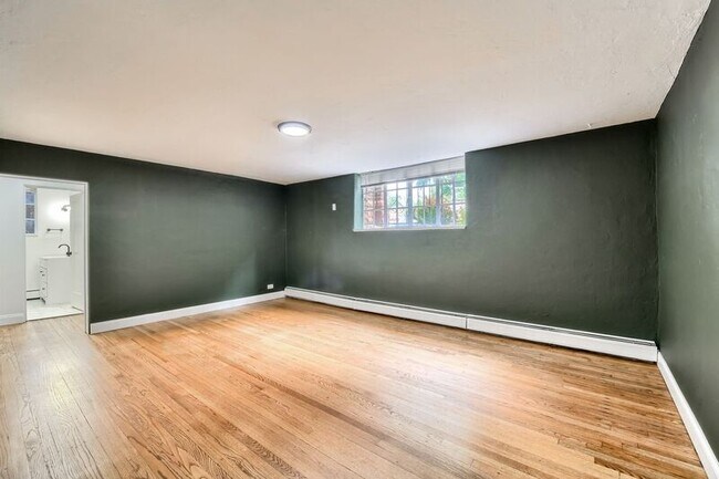 Building Photo - 2233 Kearney St