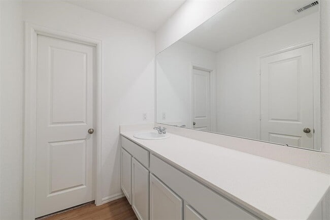 Building Photo - 3110 Spanish Oak Ln