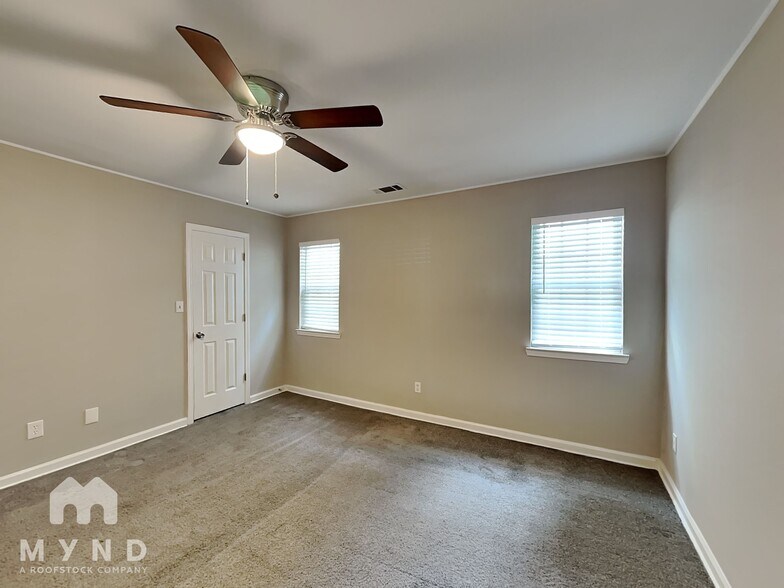 Building Photo - 129 Poplar Pointe Terrace