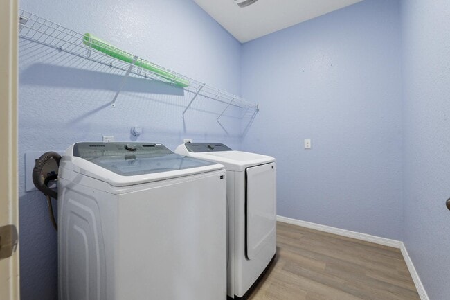 Building Photo - 2450 Keyhole Vw