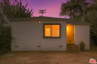 Building Photo - 708 Marr St