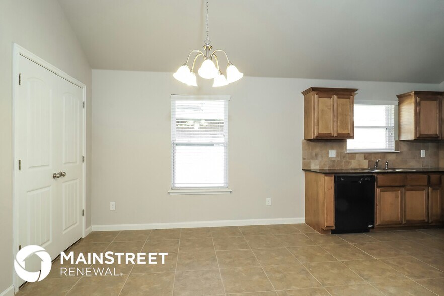 Building Photo - 5800 Marblewood Dr
