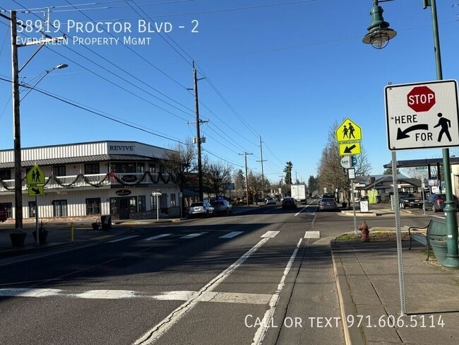 Building Photo - 38919 Proctor Blvd