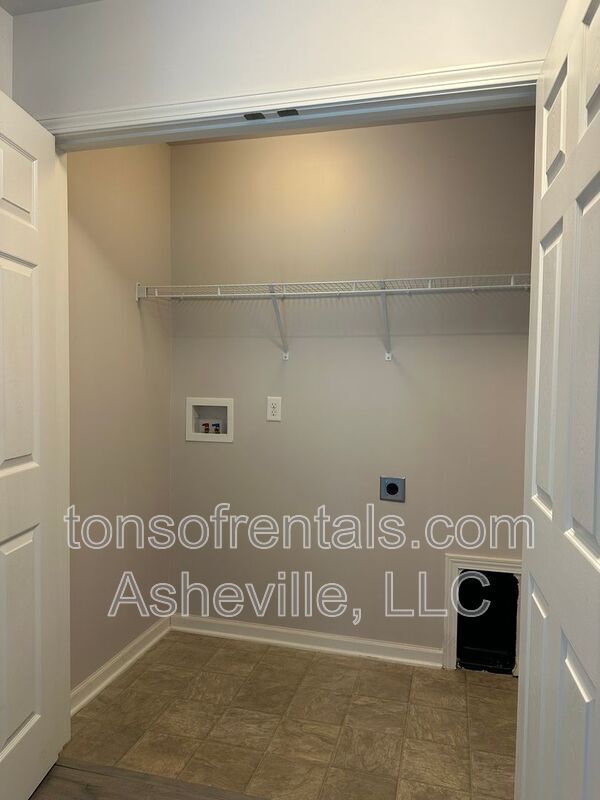 Building Photo - 33 Mallard Run Dr