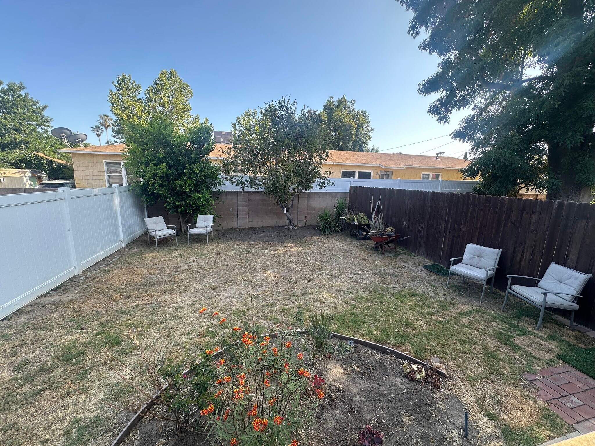 Private yard - 6636 Gaviota Ave