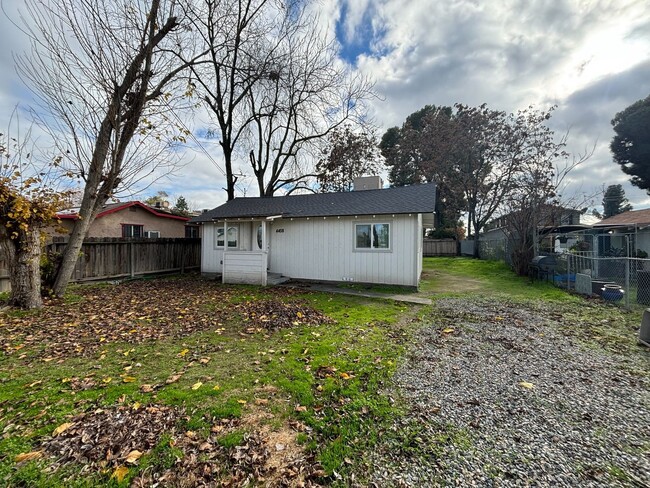 Building Photo - Stunningly Renovated Home with Modern Upgr...