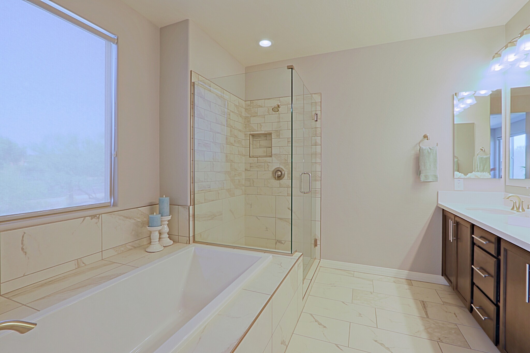 Building Photo - 7350 E Vista Bonita Dr