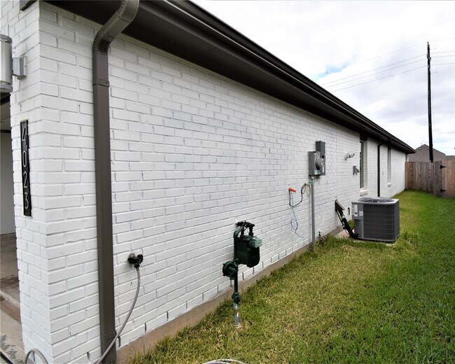 Building Photo - 4023 Yonkers Valley Ln