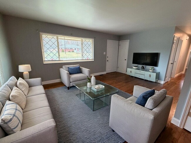 Building Photo - 8862 Zodiac Dr