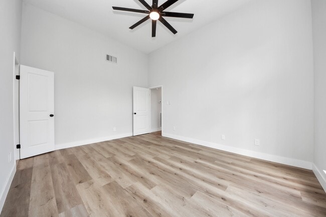 Building Photo - 1114 N Nottingham