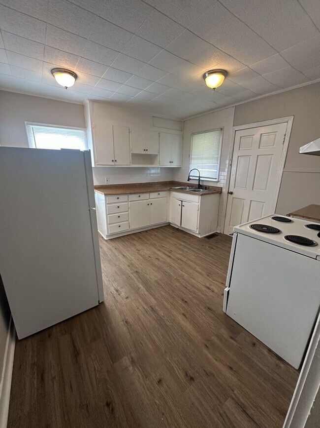 Building Photo - Updated Rossville Home with Yard, Carport, and Easy Chattanooga Access