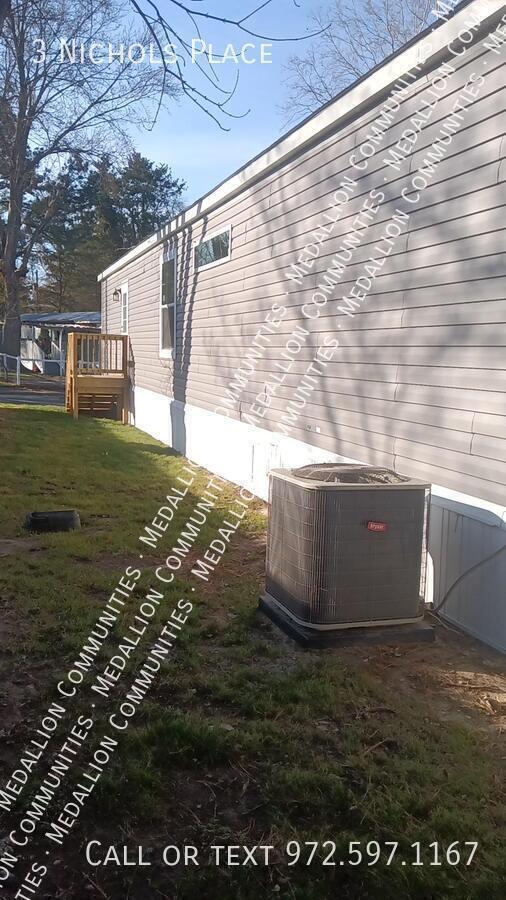 Building Photo - 3 Nichols Pl