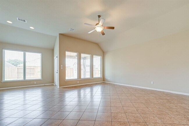 Building Photo - 402 Conchola Ln
