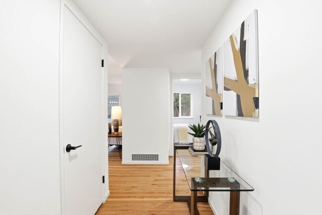 Building Photo - 841 Nectarine Ave