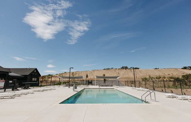 Building Photo - 4655 Alder Dr