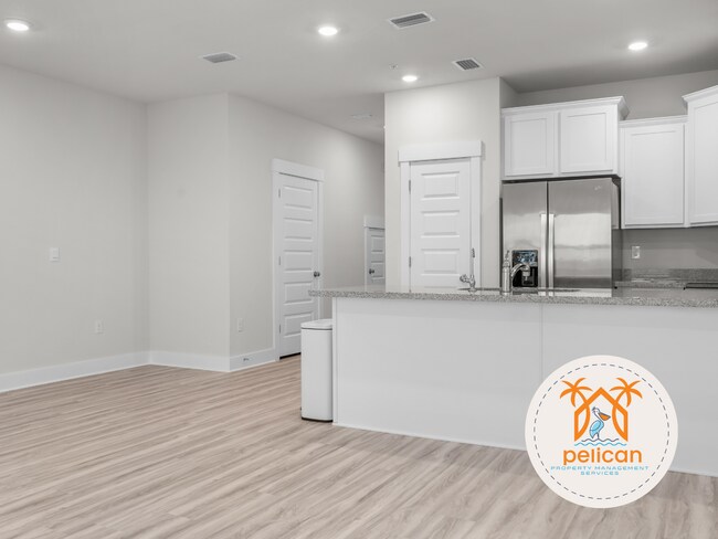 Building Photo - Modern 3-Bedroom Townhome in Gated Community