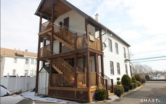 Building Photo - 632 East St