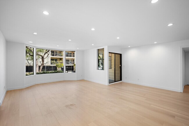 Building Photo - 350 W Loraine St
