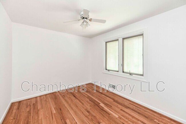 Building Photo - 6206 Redwood Ln