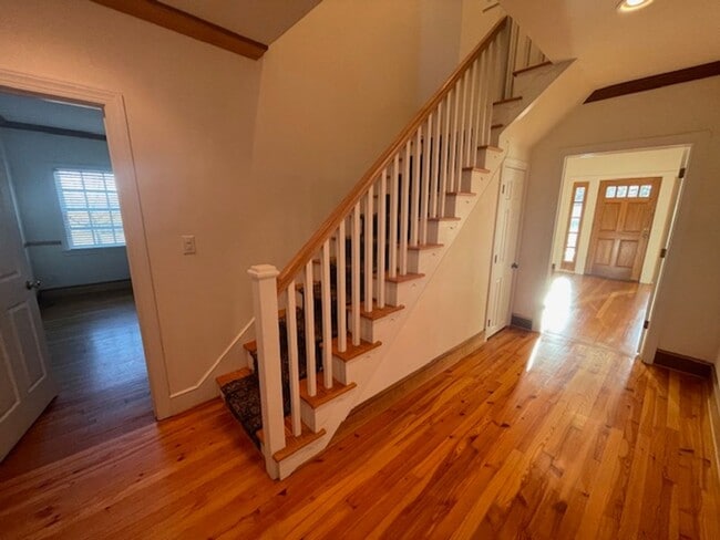 Building Photo - Mebane Farmhouse Available Now!