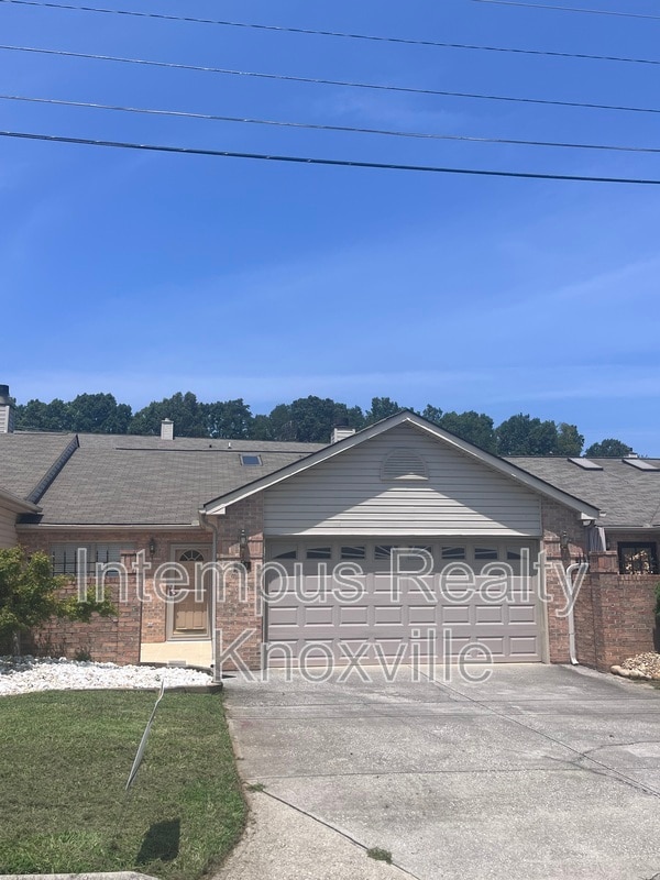 Building Photo - 813 Villaview Way