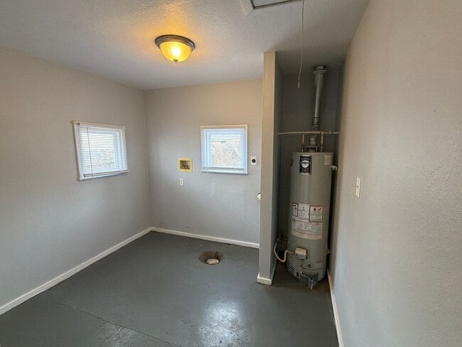 Building Photo - Welcome Home! Don’t Miss This One