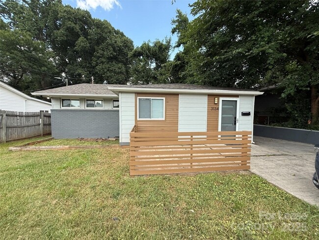 Primary Photo - 3134 Parkway Ave