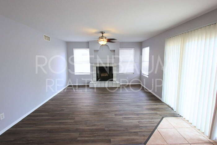 Building Photo - 1115 S Tiago Dr