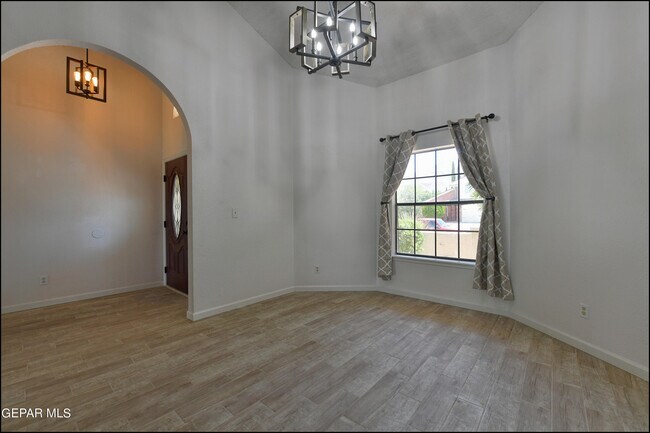 Building Photo - 829 Dulce Tierra Dr
