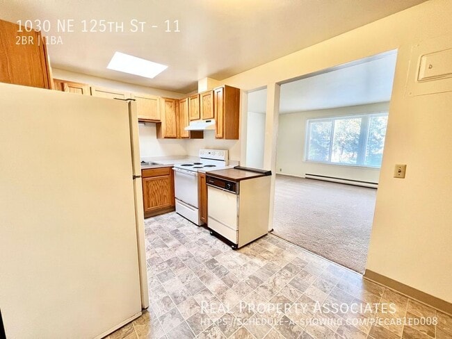 Building Photo - 1030 NE 125th St