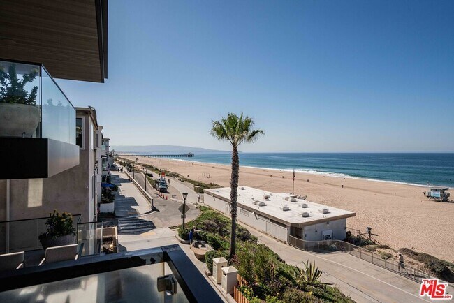 Building Photo - 2308 The Strand