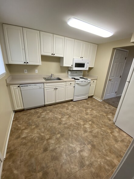 Kitchen - Donovan Townhomes