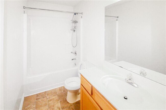 Building Photo - 3893 Grovemont Pl