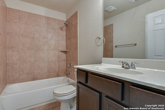 Building Photo - BEAUTIFUL 3-BEDROOM HOME IN MOUNTAIN LAUREL RANCH