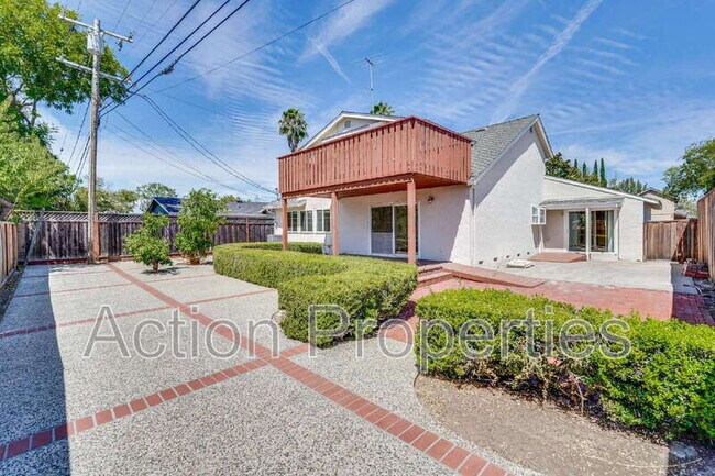Building Photo - 3806 Century Dr