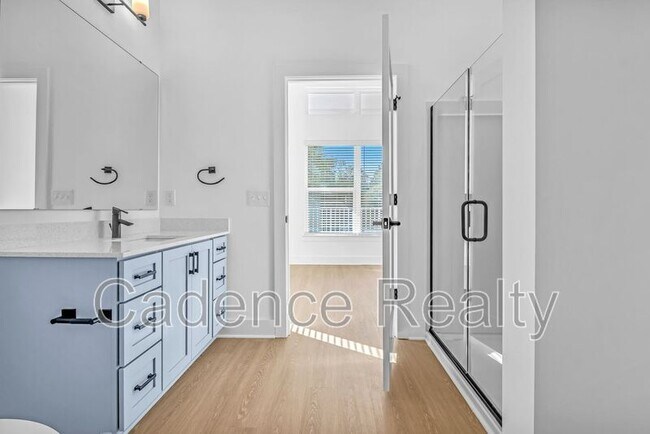 Building Photo - 610 S Kerr Ave