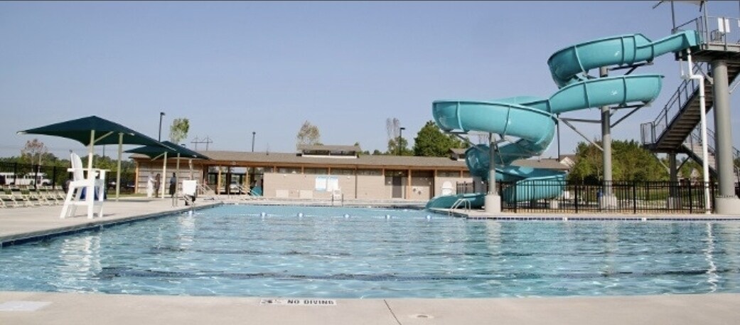 Pool at YMCA-walking distance - 805 N 1st Ave