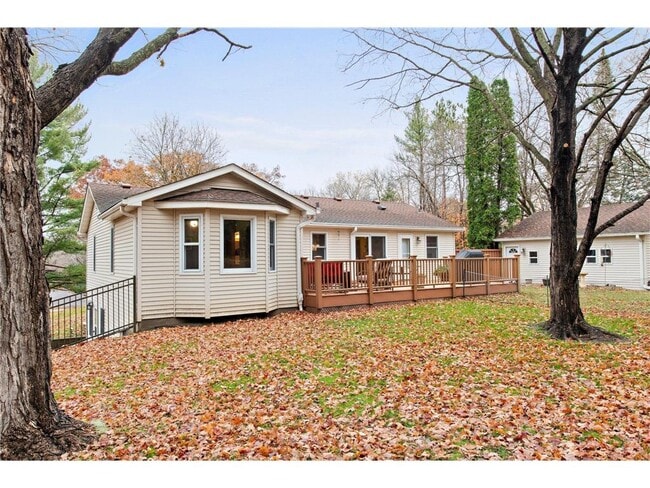 Building Photo - 15803 Sunset Rd