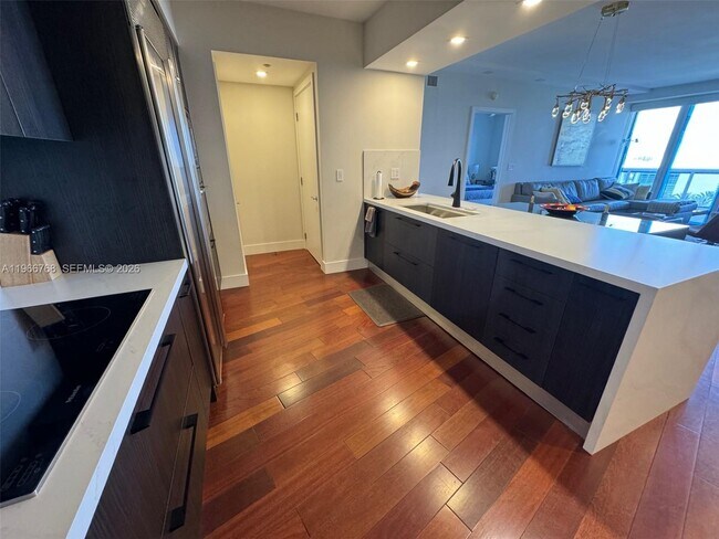 Building Photo - 400 Alton Rd