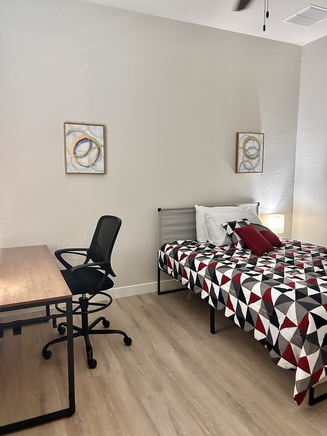 Building Photo - 11133 E Tumbleweed Ave