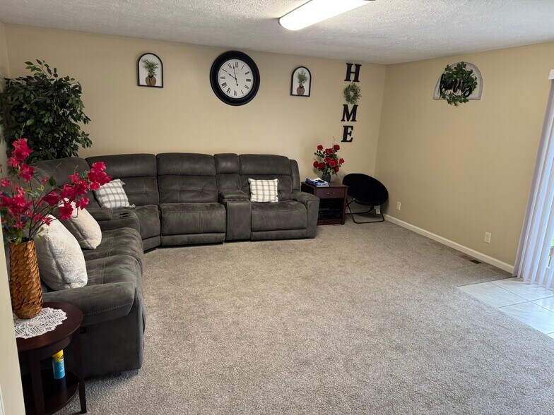 Building Photo - 14020 Barretts Dr