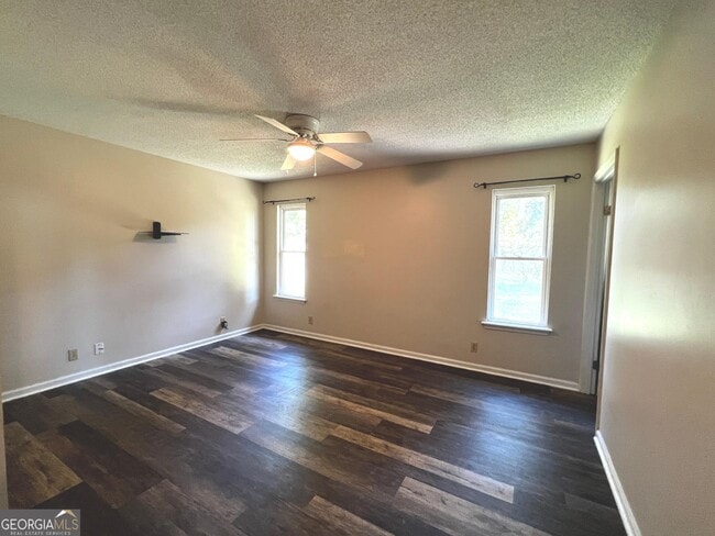 Building Photo - 419 Sunnyside Dr