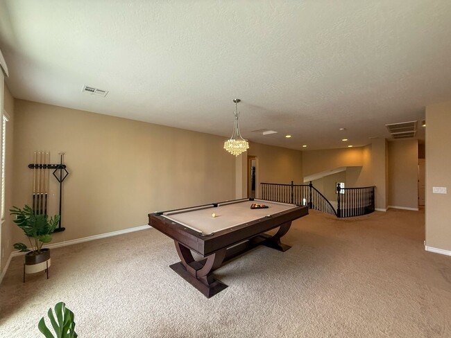 Building Photo - Luxury 6/BD 4.5/BA Large Furnished Home with Dual Primary Suites in Gated Community