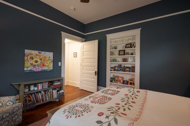 Building Photo - 290 Milledge Cir