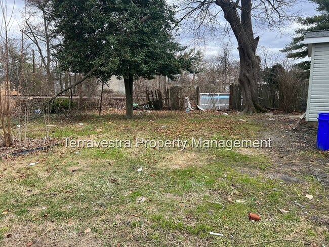 Building Photo - 440-442 S Barber Ave