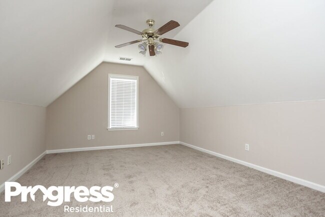 Building Photo - 984 Cully Rd