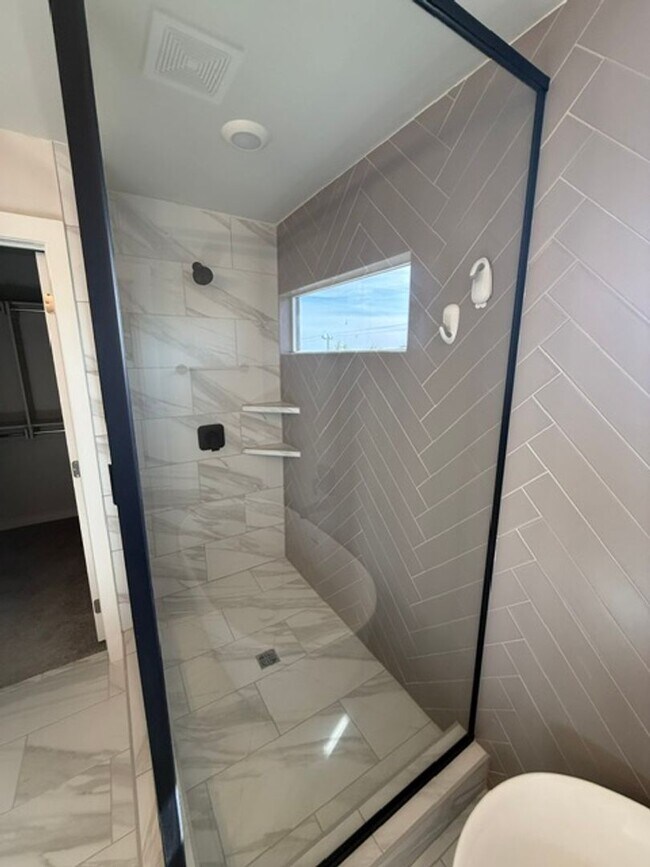 Building Photo - Beautiful  Home in Edmond