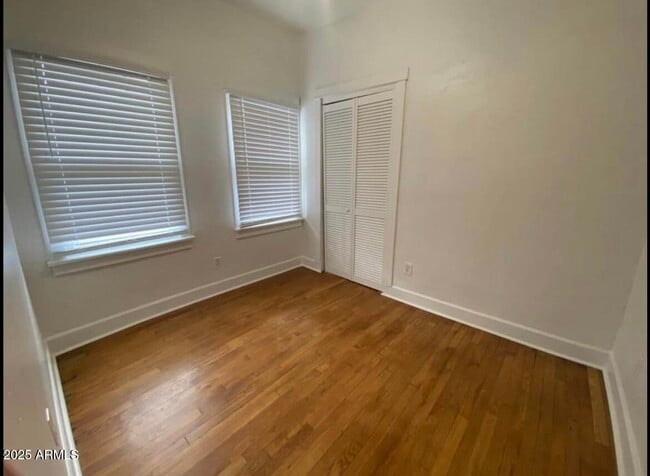 Building Photo - 2318 N Dayton St