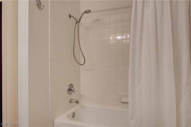 Building Photo - 7100 W Pirates Cove Rd