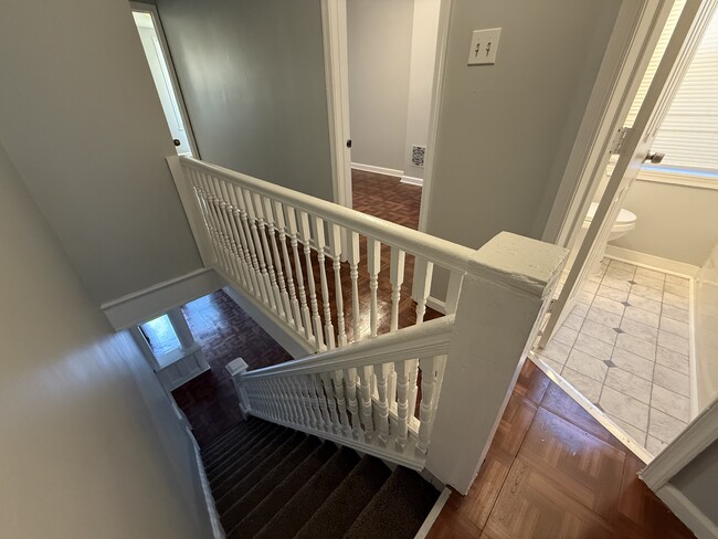 Building Photo - 1104 Baring St